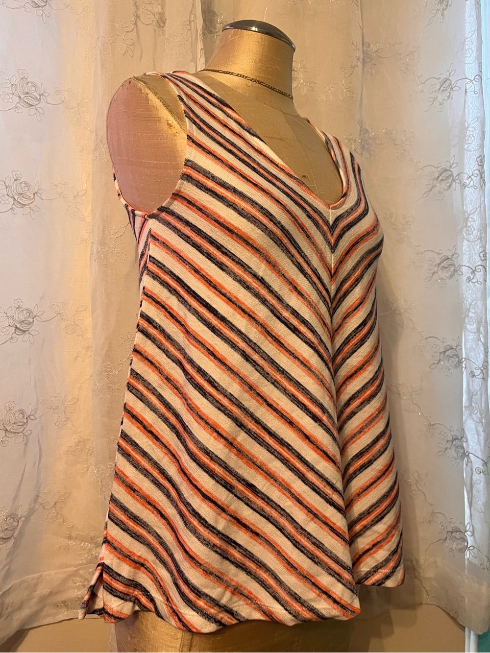 Gap Women's V-neck tank top